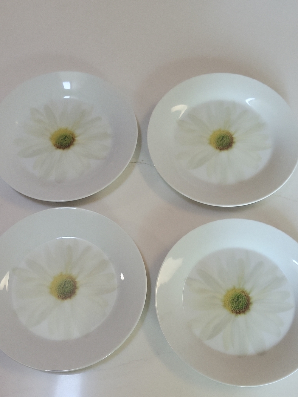 Isaac Mizrahi White Salad Plates with Yellow-Green Daisy Center - Set of 4